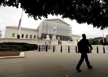 المحكمة العليا الأميركية تفتح الباب لترامب لتقليص الوظائف الحكومية