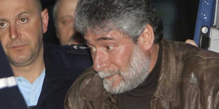 بعد 41 عامًا في السجن..فرنسا تفرج عن أقدم سجين سياسي في العالم