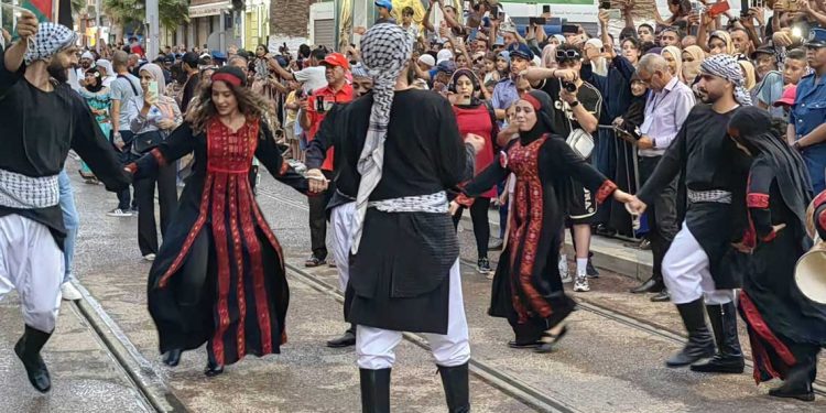 سيدي بلعباس تحتفي بالتراث العالمي في مهرجان الرقص الشعبي