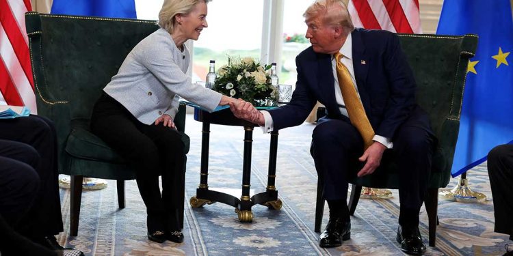 ترامب يعلن اتفاقًا تجاريًا مع أوروبا يتضمّن رسومًا واستثمارات ضخمة