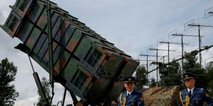 ترامب يعلن خطة لتوريد صواريخ باتريوت لأوكرانيا… وكييف تتحمّل التكلفة