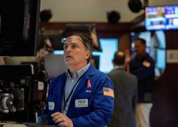 توتر الأسواق العالمية بسبب تهديدات جمركية أمريكية جديدة