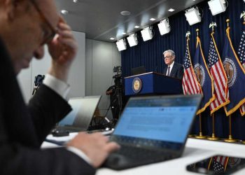 باول يتمسك بموقفه…لا تخفيض للفائدة رغم ضغوط ترامب