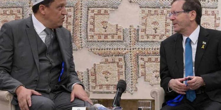 اليأس بلغ ذروته… المجرم الأكبر يلتقي الإمام المزيف شلغومي