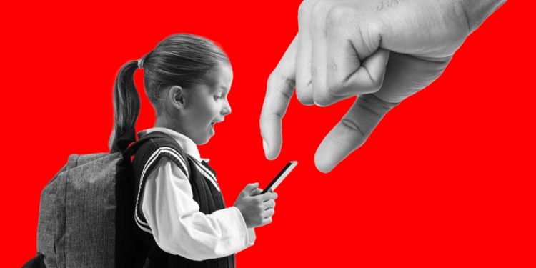 حظر الهواتف الذكية في المدارس الهولندية يعزز التركيز والانضباط