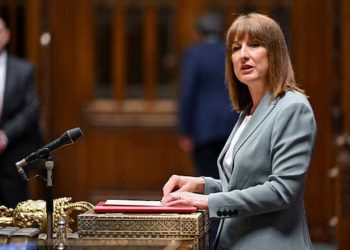 وسط تصاعد الدين العام…ضغوط متزايدة على وزيرة مالية بريطانيا