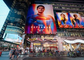 “سوبرمان” يفتتح بقوة ويحقق 122 مليون دولار في أميركا وكندا
