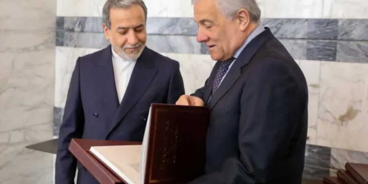 واشنطن تطلب استئناف المفاوضات النووية مع إيران عبر وسطاء