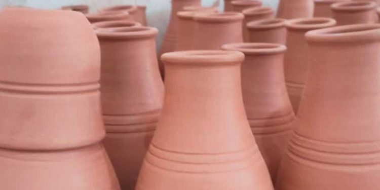 فخار “آث خير”.. تراث متجدد في صالون وطني بتيزي وزو