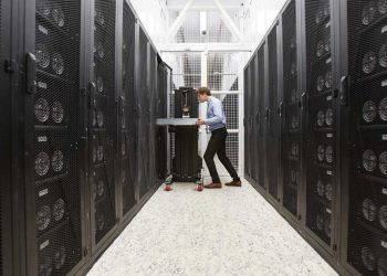 هل بدأت أسهم التكنولوجيا تفقد هيمنتها؟