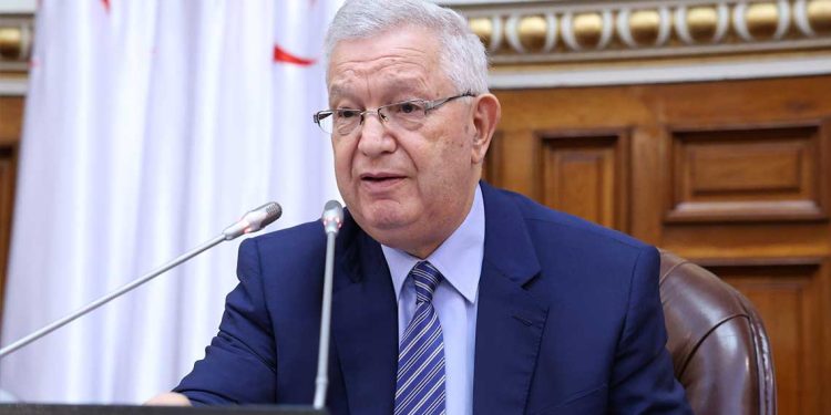 وزير العدل يعرض مشروع قانون التعبئة العامة: تعزيز القدرات الدفاعية وضبط دور المواطنين