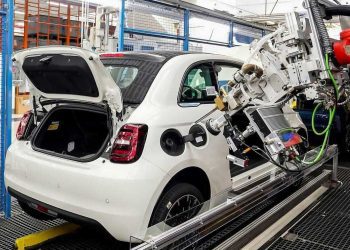 سيفي غريب…رفع نسبة الإدماج المحلي في صناعة السيارات