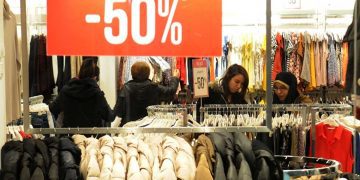 موسم التخفيضات الصيفية وسط دعوة لتقديم أسعار تنافسية