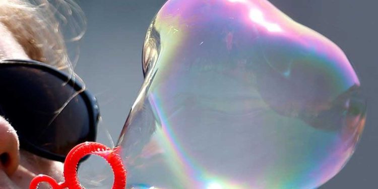 هل هي فقاعة مضاربة تلوح في الأفق ؟