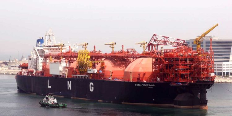 مصر تستأجر 4 وحدات تغييز عائمة لدعم شبكة الغاز