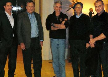 إيهود باراك و بيل غيتس في قصر إبستين…صور جديدة تثير الجدل