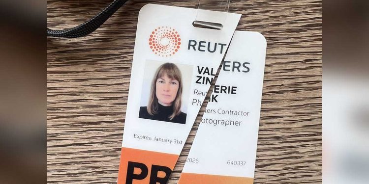 صحفية تستقيل من رويترز احتجاجًا على “تواطؤ” الوكالة في “اغتيال الصحفيين بغزة”