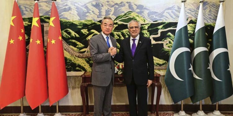باكستان والصين تعززان التبادل الاقتصادي عبر “ممر الحزام والطريق”