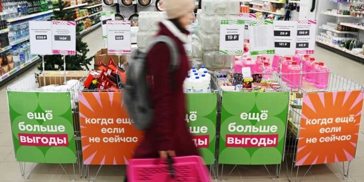 تراجع أسعار المستهلك في روسيا للأسبوع الخامس على التوالي