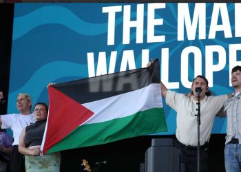 بريطانيا…إنسحابات جماعية من مهرجان احتجاجاً على قمع دعم فلسطين