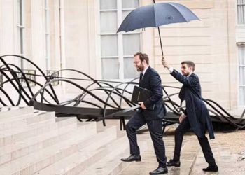 فرنسا…عجز الموازنة بلغ 100.4 مليار يورو