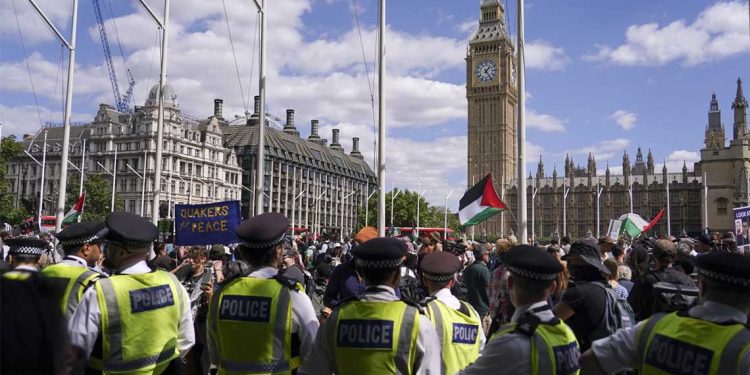 لندن تشهد أكبر حملة اعتقالات منذ عقد خلال مظاهرات دعم فلسطين