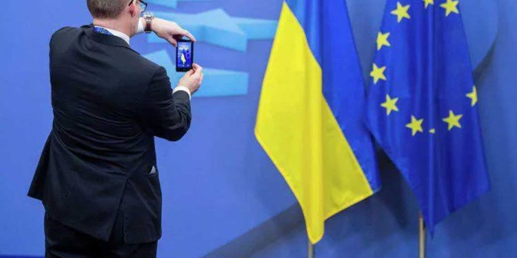 محلل بريطاني…أوروبا وكييف تعرقلان محادثات السلام مع روسيا