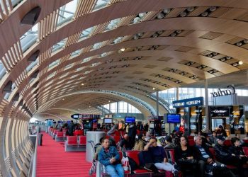 الجزائر ترفض إجراءً فرنسيًا مؤقتًا يمس عمل بعثاتها الدبلوماسية في المطارات