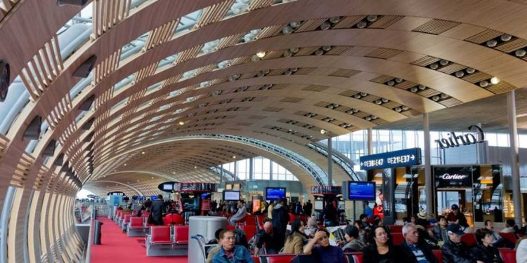 الجزائر ترفض إجراءً فرنسيًا مؤقتًا يمس عمل بعثاتها الدبلوماسية في المطارات