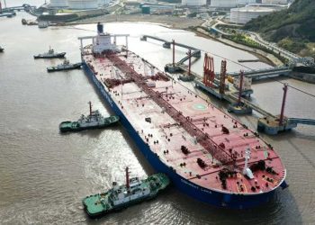 تصعيد استخباراتي…هل تخطط بريطانيا  لضرب “أسطول الظل” الروسي ؟