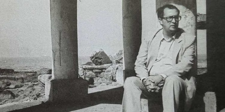 الجائزة العربية “كاكي الذهبي” تعود لتكريم الإبداع المسرحي