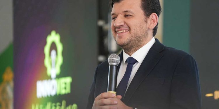 ياسين وليد يعلن عن إطلاق ديوان مطبوعات التكوين المهني