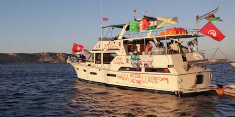 أسطول الصمود الفلسطيني يتجه إلى غزة