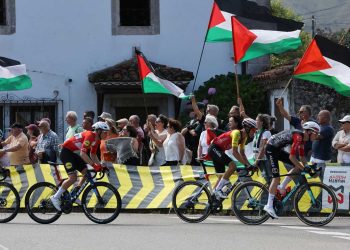 إلغاء طواف إسبانيا بسبب احتجاجات مؤيدة لفلسطين