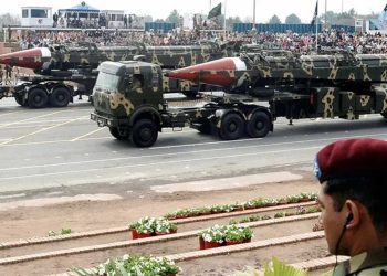 اتفاق دفاع استراتيجي مشترك سعودي باكستاني …هل هي رسالة نووية ؟