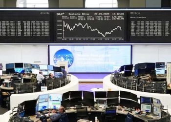 الأسهم الأوروبية تتراجع وسط مخاوف من إغلاق حكومي أمريكي