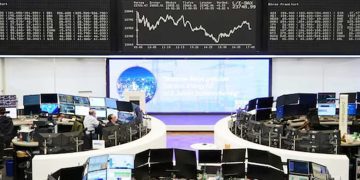 الأسهم الأوروبية تتراجع وسط مخاوف من إغلاق حكومي أمريكي