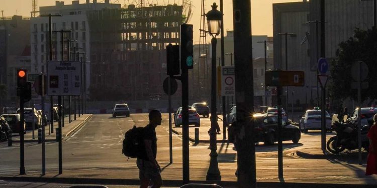 إسبانيا تنال ترقية ائتمانية ثلاثية مع توقعات نمو تفوق منطقة اليورو