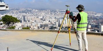 الوزير والي الجزائر يعاين مشاريع كبرى لعصرنة العاصمة