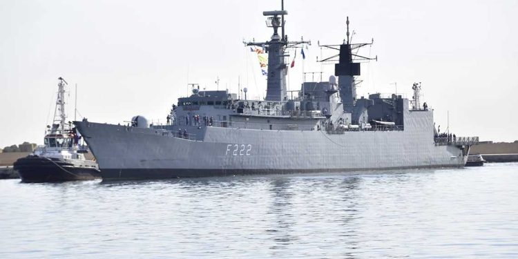 الجزائر تستضيف فرقاطة رومانية لتعزيز التعاون العسكري