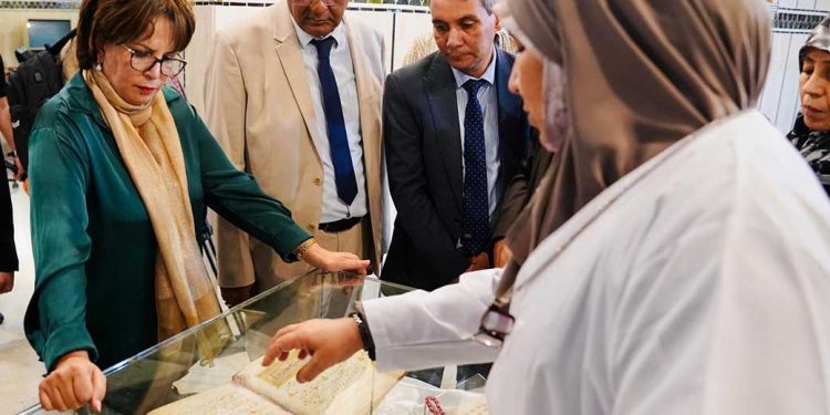 في أول مهمة ميدانية…وزيرة الثقافة تزور المكتبة الوطنية
