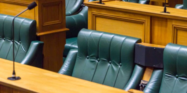 الروبوت “دييلا” هل هو نهاية عصر الوزراء ؟ بين الذكاء الاصطناعي وتاريخ السلطة التنفيذية