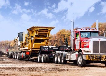 ترامب يعلن فرض رسوم جمركية على الشاحنات الثقيلة والأثاث