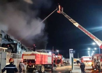 الطارف….حريق مهول بمصنع أدوية واستنفار واسع للحماية المدنية