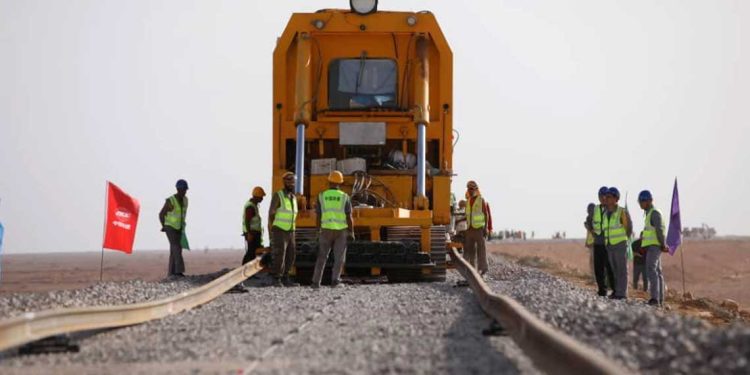 بقدرة 3 كلم يومياً …القطار المتخصص يسرّع وتيرة الإنجاز نحو غار جبيلات