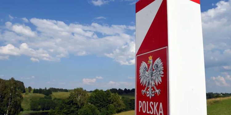 بولندا تغلق مجالها الجوي مؤقتًا إثر ضربات روسية على أوكرانيا