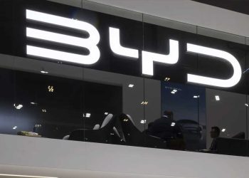 بي.واي.دي الصينية تتفوق على تسلا في الاتحاد الأوروبي