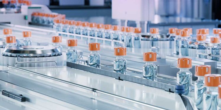 ترامب يهدد شركات الأدوية برسوم جمركية 100%