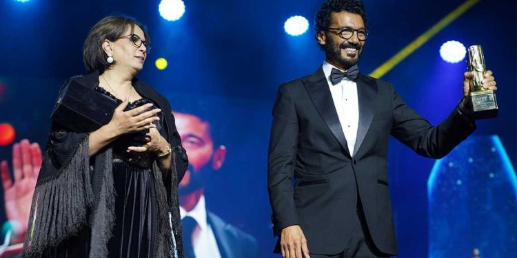 مهرجان الفيلم المتوسطي في الجزائر…تكريم خالد النبوي بجائزة العناب الذهبي