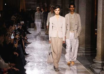 جورجيو أرماني يختتم مسيرته بعرض في ميلانو